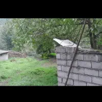 زمبن-750-متری-با-دو-عدد-بنای-بلوکی-کنتور-برق