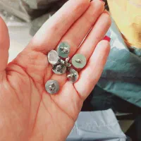 دکمه پایه دار دوختنی