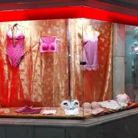 لباس زیر زنانه