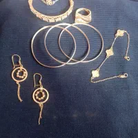 حدود۲۵گرم طلا درحدنوهمه باهم