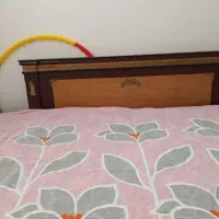 تخت دونفره و پاتختی