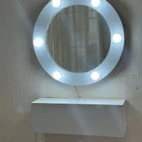 اینه چراغ دار گرد با میز