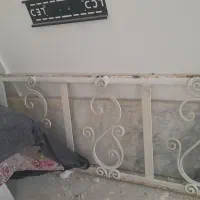 پنجره اهنی  سایز ۲و ۳۰  در  ۷۰ و یک عدد شیر استیل