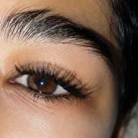 کاشت مژه