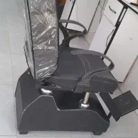 صندلی آرایشگاه دو ماه کار کرده در حد نو