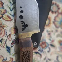 چاقو (گازن حکاکی شده)