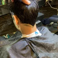 استخدام ارایشگاه مردانه