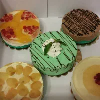 پخت انواع کیکهای کافیشاپ و کوکی|کافیشاپ و رستوران|تهران, جوادیه تهرانپارس|دیوار