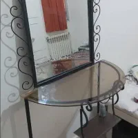 ایینه و شمعدان فلزی