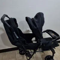 کالسکه نوزاد دوقلویی