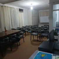 اتاق،آشپزخانه،سرویس بهداشتی سالن کنفرانس وجلسات|اجارهٔ کوتاه‌مدت دفتر کار و فضای آموزشی|سنندج, |دیوار