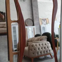 قاب و آینه رها