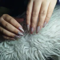 کاشت ناخن|خدمات آرایشگری و زیبایی|مشهد, نوید|دیوار