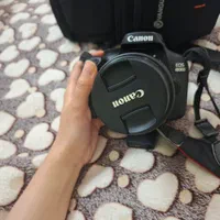 دوربین Canon4000D + لنز 18-55 IS کم‌کارکرد و تمیز|دوربین عکاسی و فیلم‌برداری|تهران, نازی‌آباد|دیوار