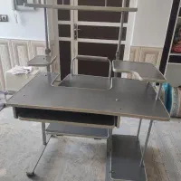 میز کامپیوتر ...در حد نو و محکم کاری شده