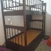 تخت دوطبقه چوبی رنگ ماهگونی