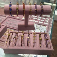 دستبند|بدلیجات|کیش, |دیوار