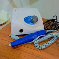 دستگاه مانیکور و UV