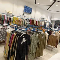 استخدام فروشنده خانم