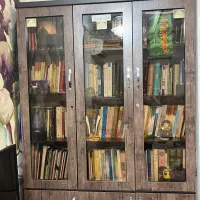 کتابخونه در حد نو