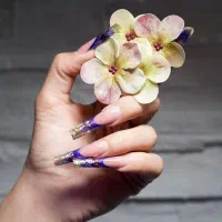 آموزش کاشت ناخن
