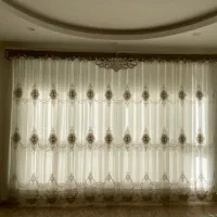 پرده سالن برای دو پنجره به همراه زیر پرده و کتیبه