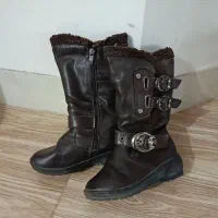 فروش یک جفت چکمه بچگانه