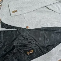 کت وشلوار|لباس|پاکدشت, حصار امیر|دیوار