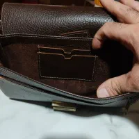 کیف.چرم.|کیف، کفش، کمربند|رشت, کاکتوس|دیوار