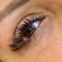 اموزش و خدمات اکستنشن مژه