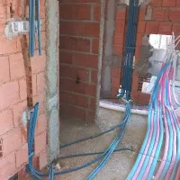 کارگر   جهت همکاری در برقکاری ساختمان