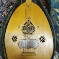 عود منسوب به نریمان آبنوسی