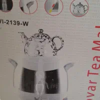 سماور برقی نو و آکبند رنگ قوری مشکی می‌باشد