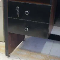 میز تحریر و کامپیوتر|میز تحریر و کامپیوتر|صدرا-فارس, فاز ۱|دیوار