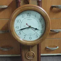 ساعت دیواری قدیمی