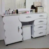 میز آرایش 4کشو خیلی تمیز همراه بااینه