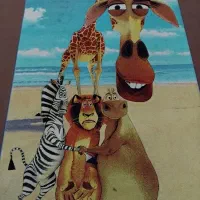 فرش اتاق کودک ۴ متری در حد نو طرح ماداگاسکار