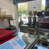 به یک فروشنده نیازمندیم برای نان فانتزی