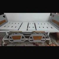 تخت بیمارستانی