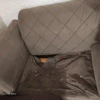 مبل هفت نفره نیاز به تعمیر دارد