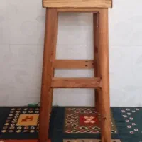 چهارپایه چوبی|صندلی و نیمکت|گالیکش, |دیوار