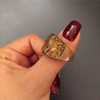 سکه نقره و انگشتر شاه و فرح