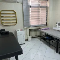 ناخنکار و مژه کار و آرایشگر