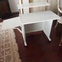 میز کامپیوتر در حد نو