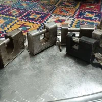 قفل کتابی و آویز با کیفیت.