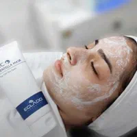 پاکسازی و فشیال خانم ها و اقایان در مطب