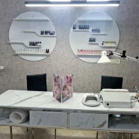 میز ناخن و استند ۳و نیم