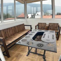 آتشکده میز و صندلی