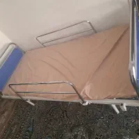 تخت بیمارستانی