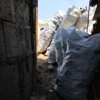 کارگر روز مزد  برای کوره زغال ساری
